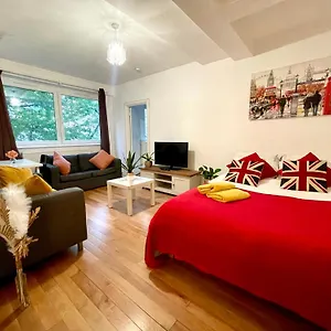  Apartment 2 Bed Flat Near To Bridge